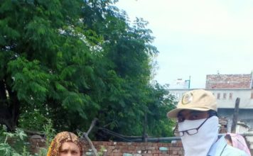 कोरोना से लड़ने का एक ही उपाय- दो गज की दूरी, बहुत है जरूरी कोरोना से लड़ने का एक ही उपाय- दो गज की दूरी, बहुत है जरूरी। यह कहना है राष्ट्रीय स्वयंसेवक संघ के वरिष्ठ अधिकारी अजय यादव का।