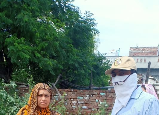 कोरोना से लड़ने का एक ही उपाय- दो गज की दूरी, बहुत है जरूरी कोरोना से लड़ने का एक ही उपाय- दो गज की दूरी, बहुत है जरूरी। यह कहना है राष्ट्रीय स्वयंसेवक संघ के वरिष्ठ अधिकारी अजय यादव का।