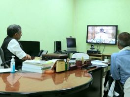 कोरोना संक्रमित की ट्रैकिंग के लिए कलाई पर आरोग्य सेतु बैंड लगाएं कोरोना संक्रमित की ट्रैकिंग व मानिटरिंग के लिए कलाई पर आरोग्य सेतु बैंड लगाए जाएं। यह सलाह उपमुख्यमंत्री सुशील कुमार मोदी ने दी है।