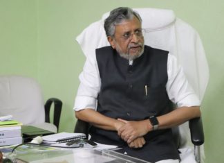 सुशील कुमार मोदी का पंजाब सरकार पर आरोप, जानिए क्या कहा सुशील कुमार मोदी ने पंजाब सरकार पर गंभीर आरोप लगाये हैं। कहा- पंजाब में किसानों द्वारा ड्रग देकर बिहारी मजदूरों से अधिक काम लिया जाता है।