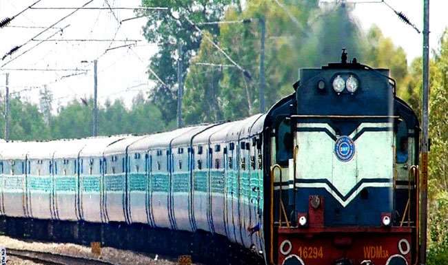 रेलवे ने 30 जून तक ट्रेनों का परिचालन रोका, स्पेशल ट्रेन चलेंगी रेलवे ने 30 जून तक ट्रेनों का परिचालन रोक दिया है। हालांकि इस दौरान स्पेशल ट्रेनों का परिचालन जारी रहेगा। प्रवासी श्रमिकों व छात्रों के लिए स्पेशल ट्रेनें चल रही हैं।