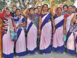 कोरोना से बचाव-रोकथाम के बारे में आशा भी करेंगी जागरूक कोरोना से बचाव और रोकथाम के बारे में आशा कार्यकर्ता भी जागरूक करेंगी। दूसरे राज्यों से या जिलों से आ रहे लोगों की ट्रैकिंग भी करेंगी।