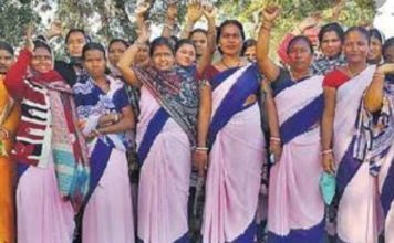 कोरोना से बचाव-रोकथाम के बारे में आशा भी करेंगी जागरूक कोरोना से बचाव और रोकथाम के बारे में आशा कार्यकर्ता भी जागरूक करेंगी। दूसरे राज्यों से या जिलों से आ रहे लोगों की ट्रैकिंग भी करेंगी।