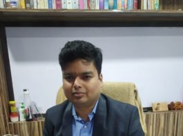 बिहार का ऐसा युवा, जो दूसरे युवकों का भविष्य संवार रहा बिहार के एक ऐेसे युवक की हम चर्चा कर रहे हैं, जिनका लक्ष्य छात्रों के भविष्य को संवारना है। अच्छी नौकरियां छोड़ कर वे पटना में प्रतियोगी परीक्षाओं की तैयारियां कराते हैं।