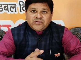 फीस माफी पर डेढ़ महीने से शिक्षा मंत्री सिर्फ आश्वासन दे रहे हैं, आदेश नहीं: अजय राय निजी स्कूलों में फीस माफी को लेकर कांग्रेस अपना स्टैंड क्लीयर करे : अजय राय