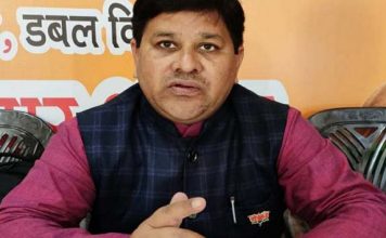 फीस माफी पर डेढ़ महीने से शिक्षा मंत्री सिर्फ आश्वासन दे रहे हैं, आदेश नहीं: अजय राय निजी स्कूलों में फीस माफी को लेकर कांग्रेस अपना स्टैंड क्लीयर करे : अजय राय