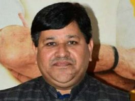 बावन वीर मंत्रियों की लापरवाही बढ़ा रही कोरोना संक्रमित मरीजों की संख्या: अजय राय बावन वीर मंत्रियों की लापरवाही बढ़ा रही कोरोना संक्रमित मरीजों की संख्या: अजय राय