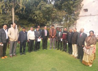 चर्च ऑफ नार्थ इंडिया के 70 पादरियों को 2 साल से नहीं मिला वेतन लॉक डाउन में मुश्किलों की मार दिहाड़ी मजदूर ही नहीं झेल रहे, बल्कि चर्च ऑफ नार्थ इंडिया के पादरी भी मुश्किल का सामना कर रहे हैं।