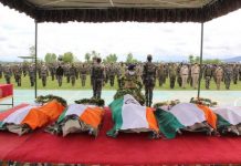 कोरोना काल में शहादत, शराब और शर्म का आलम ! कोरोना काल में शहादत, शराब और शर्म को शिद्दत से सुनने-समझने और तस्वीरों में देखने का मौका मिला। कहीं भावनाओं के भंवर में उलझा तो कई बार हालात पर हंसी भी आई। पढ़ें, कोरोना डायरी की 11वीं कड़ीः