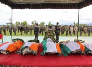 कोरोना काल में शहादत, शराब और शर्म का आलम ! कोरोना काल में शहादत, शराब और शर्म को शिद्दत से सुनने-समझने और तस्वीरों में देखने का मौका मिला। कहीं भावनाओं के भंवर में उलझा तो कई बार हालात पर हंसी भी आई। पढ़ें, कोरोना डायरी की 11वीं कड़ीः