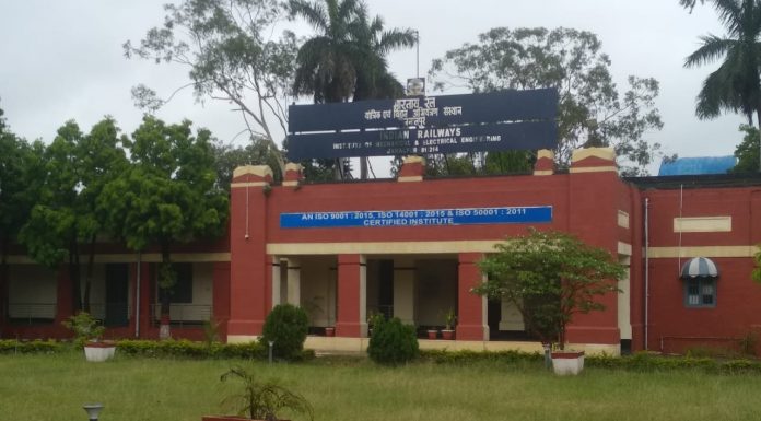 जमालपुर रेल कारखाना का दुर्भाग्य पीछा नहीं छोड़ रहा जमालपुर रेल कारखाना का दुर्भाग्य पीछा छोडने का नाम नहीं ले रहा। कई इकाइयां पहले से बंद हैं। अब इरिमी को हटाने की बात चल रही।जमालपुर रेल कारखाना का दुर्भाग्य पीछा छोडने का नाम नहीं ले रहा। कई इकाइयां पहले से बंद हैं। अब इरिमी को हटाने की बात चल रही।