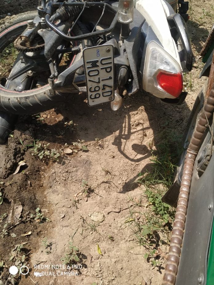 गाजियाबाद से बिहार के लिए बाइक से निकले 4 मजदूरों में 2 की दुर्घटना में मौत हो गयी। लाक डाउन में आवागमन ठप पड़ने के कारण चारों अपने घर के लिए निकले थे।