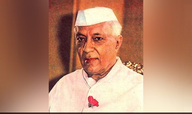 जवाहर लाल नेहरू के आखिरी कुछ दिन द्वंद्व के रहे जवाहर लाल नेहरू के आखिरी कुछ दिन काफी द्वंद्व के रहे। नास्तिक जवाहर लाल नेहरू अंतिम महीनों में आस्था और अनास्था के दरम्यान डोल रहे थे।