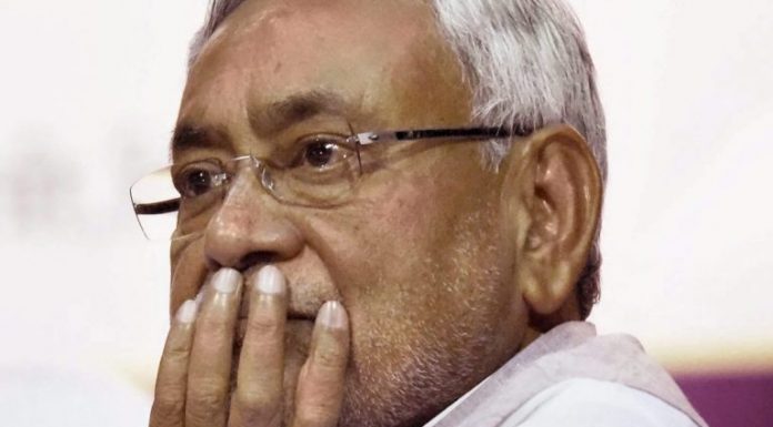 नीतीश के बदले अंदाज और चुप्पी से बिहार की सियासत में सस्पेंस नीतीश कुमार के बदले अंदाज और उनकी चुप्पी से बिहार की सियासत में सस्पेंस पैदा हो गया है.