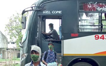 गांव छोड़ब नहीं, जंगल छोड़ब नहीं, मायं माटी छोड़ब नहीं.. गांव छोड़ब नहीं, जंगल छोड़ब नहीं, मायं माटी छोड़ब नहीं...कोरोना डायरी की आठवीं कड़ी में हम उस संकल्प की बात करेंगे, जिसका मूल स्वर यही होता है।