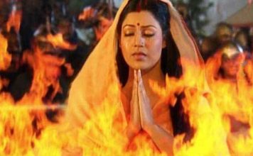 सीता ने पृथ्वी से अपने को अपनी गोद में ले लेने की जब प्रार्थना की दूरदर्शन पर चल रहे हिंदी धारावाहिक 'उत्तर रामायण' की कल रात अंतिम कड़ी देखकर मन अत्यंत भावुक हो गया। अपनी पवित्रता की सफ़ाई देने की जगह सीता ने पृथ्वी से अपने को अपनी गोद में ले लेने की प्रार्थना की, मन हिल गया।