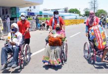 वेल्लोर से हटिया पहुंची स्पेशल ट्रेन, 1200 से ज्यादा यात्री आये वेल्लोर से हटिया पहुंची स्पेशल ट्रेन में 1200 से ज्यादा यात्री लौट आये। इन यात्रियों में ज्यादातर मरीज थे, जो इलाज के लिए गये थे। श्रमिक भी आये थे।