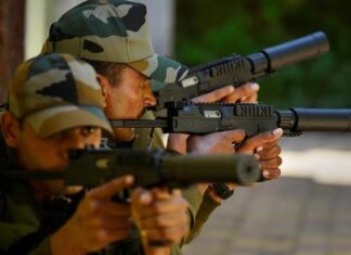 लाइन आफ एक्चुअल कंट्रोल पर भारतीय सेना को मिली खुली छूट लाइन आफ एक्चुअल कंट्रोल पर भारतीय सेना को चीन से निपटने की सरकार ने खुली छूट दे दी है। इसके साथ ही सरहद पर भारतीय सेना ने चौकसी बढ़ा दी है। प्रतीकात्मक तस्वीर