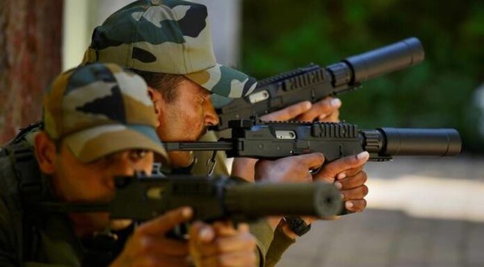 लाइन आफ एक्चुअल कंट्रोल पर भारतीय सेना को मिली खुली छूट लाइन आफ एक्चुअल कंट्रोल पर भारतीय सेना को चीन से निपटने की सरकार ने खुली छूट दे दी है। इसके साथ ही सरहद पर भारतीय सेना ने चौकसी बढ़ा दी है। प्रतीकात्मक तस्वीर