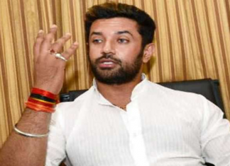 चिराग पासवान ने फिर नीतीश को चिढ़ाया, कहां से मिल रही ताकत ! LJP (लोक जनशक्ति पार्टी) अब NDA से अलग नहीं होगी। BJP चिराग पासवान को मना लेने में कामयाब होती दिख रही है। चिराग पासवान ने 43 सीटों की मांग की है