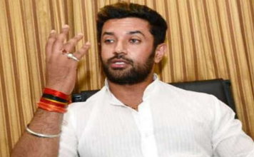 चिराग पासवान ने फिर नीतीश को चिढ़ाया, कहां से मिल रही ताकत ! LJP (लोक जनशक्ति पार्टी) अब NDA से अलग नहीं होगी। BJP चिराग पासवान को मना लेने में कामयाब होती दिख रही है। चिराग पासवान ने 43 सीटों की मांग की है