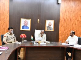 यूनिवर्सिटीज को असिस्टैंट प्रोफेसर की रिक्तियां भेजने का निर्देश यूनिवर्सिटीज को सहायक प्राध्यापकों की रिक्तियाँ रोस्टर क्लीयरेंस कराते हुए यथाशीघ्र शिक्षा विभाग को भेजने के लिए कहा गया है। बिहार के गवर्नर फागू चौहान ने बिहार के 4 यूनिवर्सिटीज की शैक्षणिक गतिविधियों की वीडियो कान्फ्रेंसिंग के जरिये समीक्षा के दौरान यह निर्देश दिया।