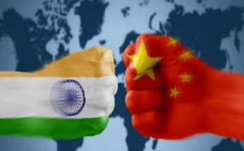 चीन को सीमा से ही नहीं, सीने से भी बाहर करना होगा भारत को चीन को सीमा से ही नहीं, सीने से भी बाहर करना होगा। अभी समय है। यह नहीं हुआ तो ईस्ट इंडिया कम्पनी की तरह चीन की कंपनियां भी धीरे-धीरे भारत को कब्जे में ले लेंगी।