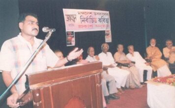 नीरेंद्रनाथ चक्रवर्ती की कविताएं कविता की तीन शर्तें पूरा करती हैं कविता होने की तीन शर्तें पूरा करती हैं नीरेंद्रनाथ चक्रवर्ती की कविताएं। नीरेंद्रनाथ चक्रवर्ती ने कहा था कि महान कविता में तीन विशेषताएं होती हैं।