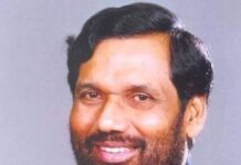 बिहार इलेक्शन खत्म हो गया, लेकिन सियासी गर्मी अब भी बरकरार बिहार में इलेक्शन भले खत्म हो गया, लेकिन सियासी गर्मी अब भी बरकरार है। बिहार में राज्यसभा की एक सीट पर चुनाव होना है। एलजेपी नेता रामविलास पासवान के निधन से यह सीट खाली हुई है।