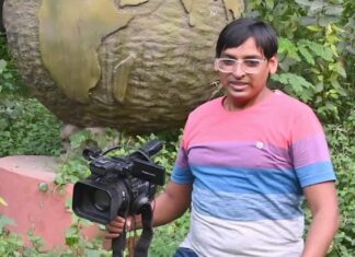 संदीप कुमार दुबे केवल पीएच.डी. शोधार्थी नहीं, अच्छे फिल्मकार भी हैं संदीप कुमार दुबे केवल पीएच.डी. शोधार्थी नहीं हैं अपितु शोधार्थी के साथ फिल्मकार भी हैं। वे दृष्टि संपन्न फिल्में भी बनाते हैं।