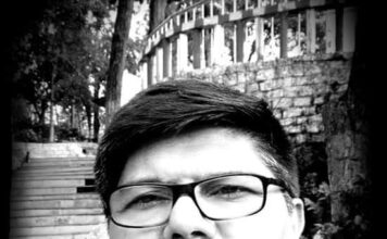 टीवी न्यूज चैनल लिब्रिटी जर्नलिज्म की नई परिभाषा लिखने में मस्त बेरोजगारी पर बहस नयी नहीं, लेकिन सेन्टर फ़ॉर मॉनिटरिंग इंडियन इकॉनमी (सीएमआईई) की ताजा रिपोर्ट ने बहस को नया जीवन दे दिया है।