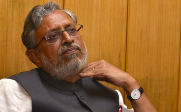 बिहार के डिप्टी सीएम सुशील मोदी नहीं होंगे, ट्वीट में दिया संकेत बिहार के पूर्व डिप्टी सीएम सुशील मोदी