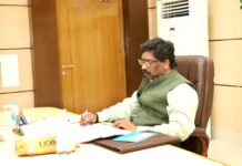 Jharkhand Politics- भ्रष्टाचार से गहरा रिश्ता रहा है झारखंड का झारखंड में हेमंत सोरेन की कुर्सी खतरे में पड़ गयी है. खदान आवंटन मामले में चुनाव आयोग ने उनसे स्पष्टीकरण मांगा है.