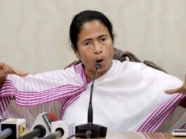 TMC के 8 MLA ह्विप जारी होने के बावजूद सदन से गायब रहे बंगाल के नेताजी सुभाष चन्द्र बोस का नारा था 'जय हिन्द'। ममता ने उसे छोटा कर 'जॉय बांग्ला' बना दिया। मायने कि 'आमरा बंगाली बनाम बहिरागत।' इससे बढ़कर मूर्खता क्या होगी?