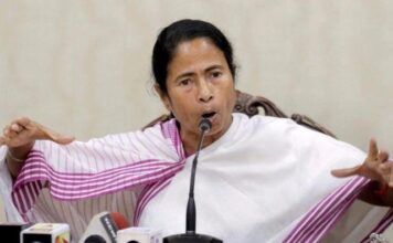 शिशिर अधिकारी समेत 2 MP और 5 MLA शनिवार को TMC छोड़ेंगे! बंगाल के नेताजी सुभाष चन्द्र बोस का नारा था 'जय हिन्द'। ममता ने उसे छोटा कर 'जॉय बांग्ला' बना दिया। मायने कि 'आमरा बंगाली बनाम बहिरागत।' इससे बढ़कर मूर्खता क्या होगी?