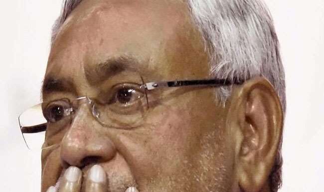 बिहार में नीतीश सरकार सुशांत मामले जैसा तत्पर क्यों नहीं? बिहार में नीतीश सरकार सुशांत मामले में जितना तत्पर या हड़बड़ी में दिखी, अब बिहार में ही हो रहे अपराधों पर उतनी मुखर या सक्रिय क्यों नहीं है?