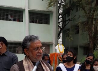 सोमनाथ मंदिर के उद्घाटन का भी कांग्रेस ने किया था विरोध सोमनाथ मंदिर के उद्घाटन का भी कांग्रेस ने विरोध किया था। सोमनाथ मंदिर का उद्घाटन पूर्व राष्ट्रपति राजेंद्र प्रसाद ने किया था। यह बात सुशील कुमार मोदी ने कही