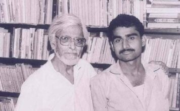 उपेंद्रनाथ अश्क न सिर्फ साहित्यकार थे, बल्कि एक संपादक भी थे उपेंद्रनाथ अश्क न सिर्फ सशक्त साहित्यकार थे, बल्कि एक सही संपादक भी थे। संपादन भी सिखाते थे उपेंद्रनाथ अश्क। प्रो. कृपाशंकर चौबे को उन्होंने कई पत्र लिखे थे। (दायें प्रो. कृपाशंकर चौबे और बायें उपेंद्रनाथ अश्क)