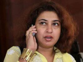 मान गयीं शताब्दी राय, अभिषेक से मिलने के बाद दिल्ली दौरा टाला टीएमसी सांसद शताब्दी राय मान गयी हैं। ममता बनर्जी के भतीजे अभिषेक बनर्जी से से मिलने के बाद उन्होंने दिल्ली दौरे का प्लान टाल दिया है।