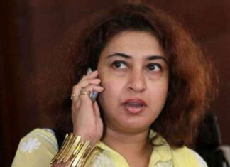 मान गयीं शताब्दी राय, अभिषेक से मिलने के बाद दिल्ली दौरा टाला टीएमसी सांसद शताब्दी राय मान गयी हैं। ममता बनर्जी के भतीजे अभिषेक बनर्जी से से मिलने के बाद उन्होंने दिल्ली दौरे का प्लान टाल दिया है।