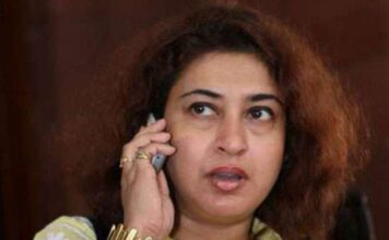 मान गयीं शताब्दी राय, अभिषेक से मिलने के बाद दिल्ली दौरा टाला टीएमसी सांसद शताब्दी राय मान गयी हैं। ममता बनर्जी के भतीजे अभिषेक बनर्जी से से मिलने के बाद उन्होंने दिल्ली दौरे का प्लान टाल दिया है।