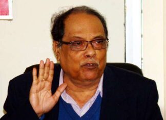 सिलीगुड़ी के लाल गढ़ में सेंध लगाने की फिराक में BJP-TMC उत्तर बंगाल का सिलीगुड़ी शहर शुरू से ही लाल गढ़ रहा है। लालगढ़ पर काबिज होने के लिए टीएमसी और बीजेपी जी-जान से जुटी हैं।