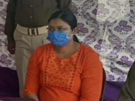 चाची ही निकली भतीजे की हत्या की आरोपी, अवैध संबंध है कारण चाची ही निकली भतीजे की हत्या की आरोपी। यह बात सुन कर थोड़ा आश्चर्य जरूर होता है, लेकिन पुलिस के मुताबिक है यह पूरी तरह सच बात।