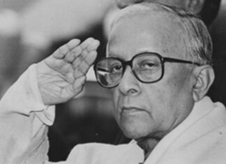 ज्योति बसु का करिश्माई व्यक्तित्व, विपक्ष भी लोहा मानता था ज्योति बसु का करिश्माई व्यक्तित्व था। विपक्ष भी उनका लोहा मानता था। एक मौका ऐसा आया, जब उन्हें प्रधानमंत्री की कुर्सी मिलती दिखी।