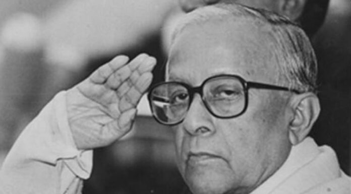 ज्योति बसु का करिश्माई व्यक्तित्व, विपक्ष भी लोहा मानता था ज्योति बसु का करिश्माई व्यक्तित्व था। विपक्ष भी उनका लोहा मानता था। एक मौका ऐसा आया, जब उन्हें प्रधानमंत्री की कुर्सी मिलती दिखी।