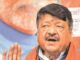 बीजेपी के रोड शो में कैलाश विजयवर्गीय की गाड़ी पर जूता फेंका बीजेपी के पहले से घोषित रोड शो में कैलाश विजयवर्गीय की गाड़ी पर जूता फेंका गया। बीजेपी ने इसका आरोप TMC पर लगाया है।