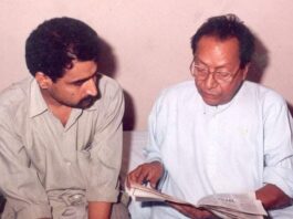 कमलेश्वर ने कहा थाः साहित्य जड़ है तो प्रिंट मीडिया तना है कमलेश्वर (6 जनवरी 1932- 27 जनवरी 2007), ख्यातिलब्ध साहित्यशिल्पी का प्रिंट मीडिया, इलेक्ट्रानिक मीडिया और सिनेमा विधा में विपुल योगदान है।