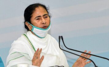 मुख्यमंत्री ममता ने अमित शाह के आरोपों का दिया करारा जवाब मुख्यमंत्री ममता बनर्जी ने केंद्रीय गृह मंत्री अमित शाह के आरोपों का करारा जवाब दिया है। उन्होंने अमित शाह को लिमिट पार न करने की चेतावनी दी।