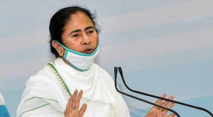 मुख्यमंत्री ममता ने अमित शाह के आरोपों का दिया करारा जवाब मुख्यमंत्री ममता बनर्जी ने केंद्रीय गृह मंत्री अमित शाह के आरोपों का करारा जवाब दिया है। उन्होंने अमित शाह को लिमिट पार न करने की चेतावनी दी।