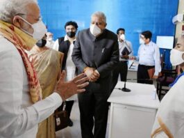 नेताजी जयंती पर अपनी-अपनी उपलब्धियां गिनाते रहे पीएम-सीएम नेताजी सुभाष चंद्र बोस की जयंती के बहाने में पीएम नरेंद्र मोदी और सीएम ममता बनर्जी ने अपनी-अपनी सरकार की उपलब्धियां गिनाईं।